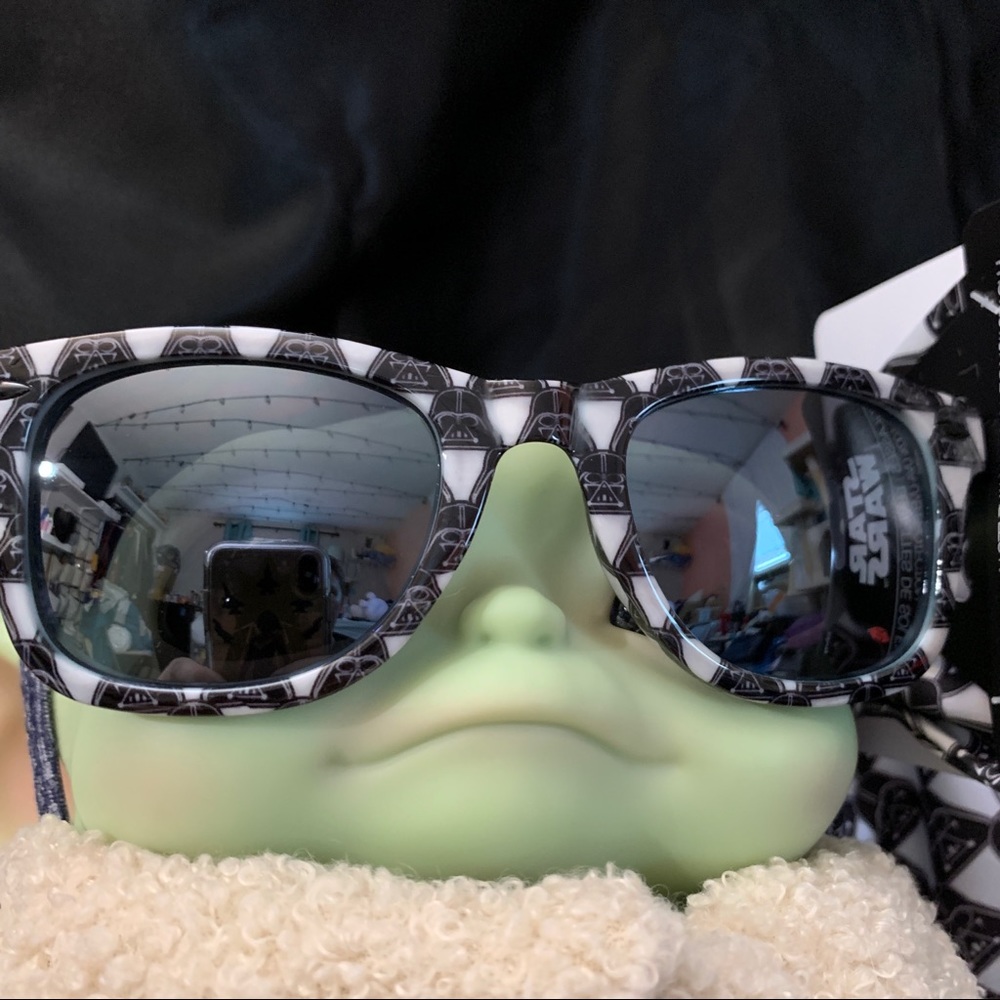 COPY - NWT Lots of Vaders Darth Vader Sunglasses